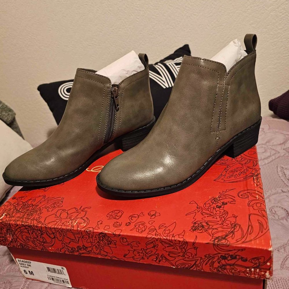 American rag  ankle boots size 6